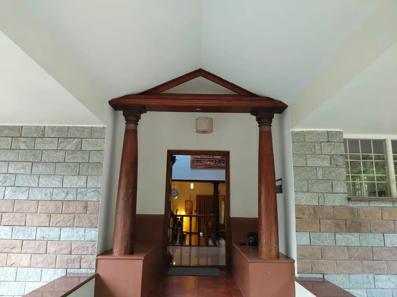Covered entrance to the bungalow